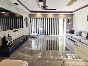 Reception room- click for photo gallery